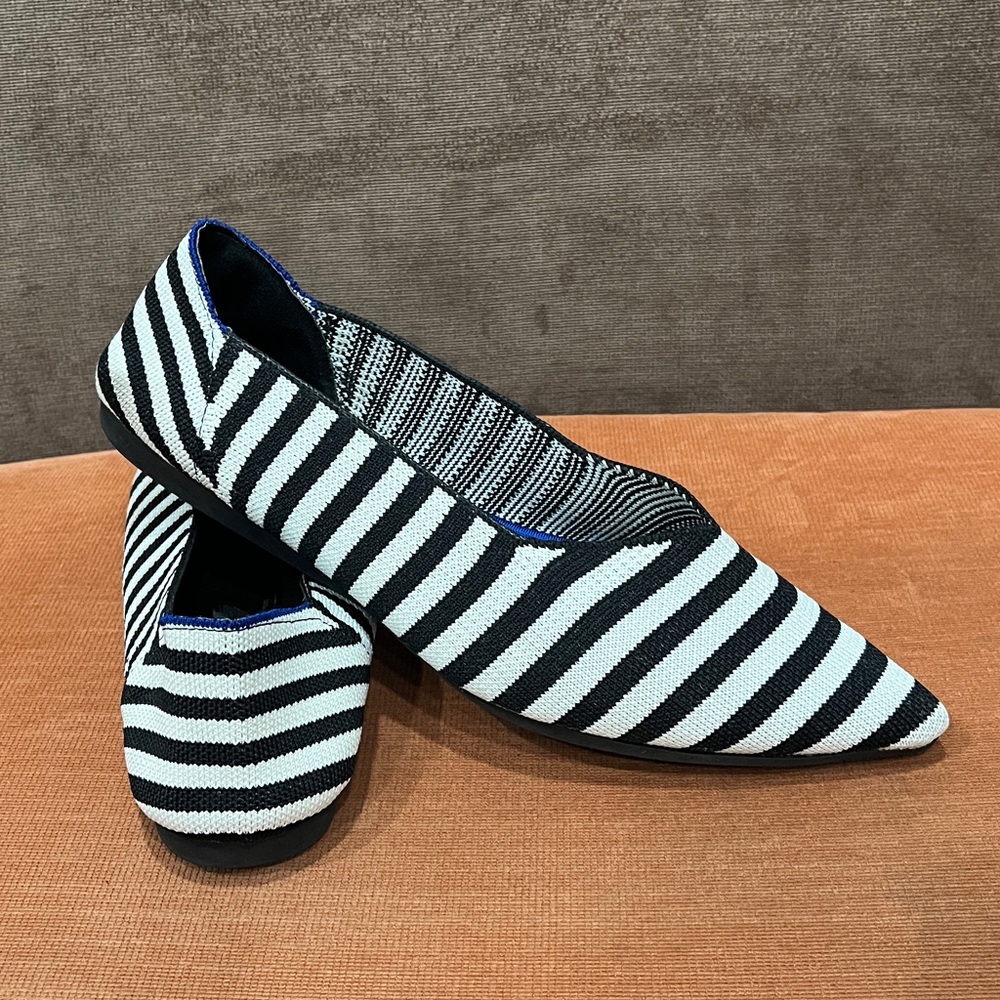Seven7 White Black Strips Knit Flats size 10